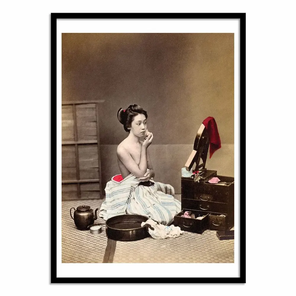 Affiches - Affiche - Woman applying make-up - Photo 1885 by Kimbei Kusakabe - WALL EDITIONS