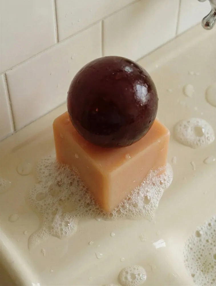 Soap dishes - OBA - Terralis - MATIAS MOELLENBACH