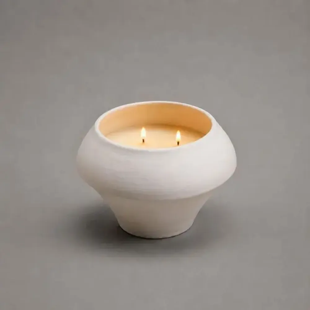 Decorative objects - A candle in its iconic Calligramme porcelain holder - Mini P.2 Bg - CALLIGRAMME
