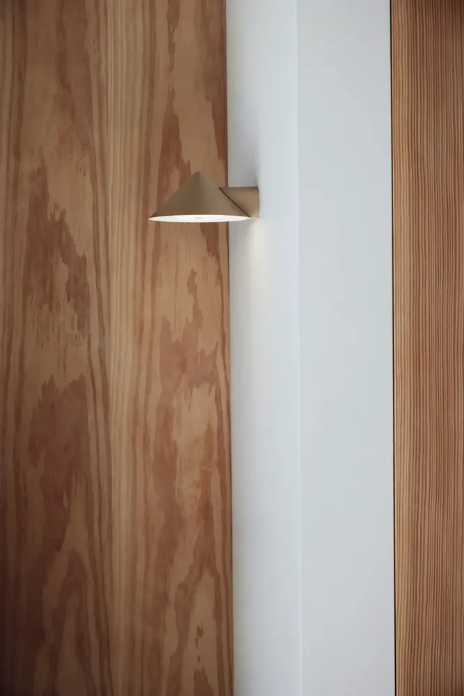 Wall lamps - Grasp Wall - FRANDSEN & PRIVATE LABEL