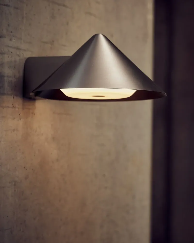 Wall lamps - Grasp Wall - FRANDSEN & PRIVATE LABEL