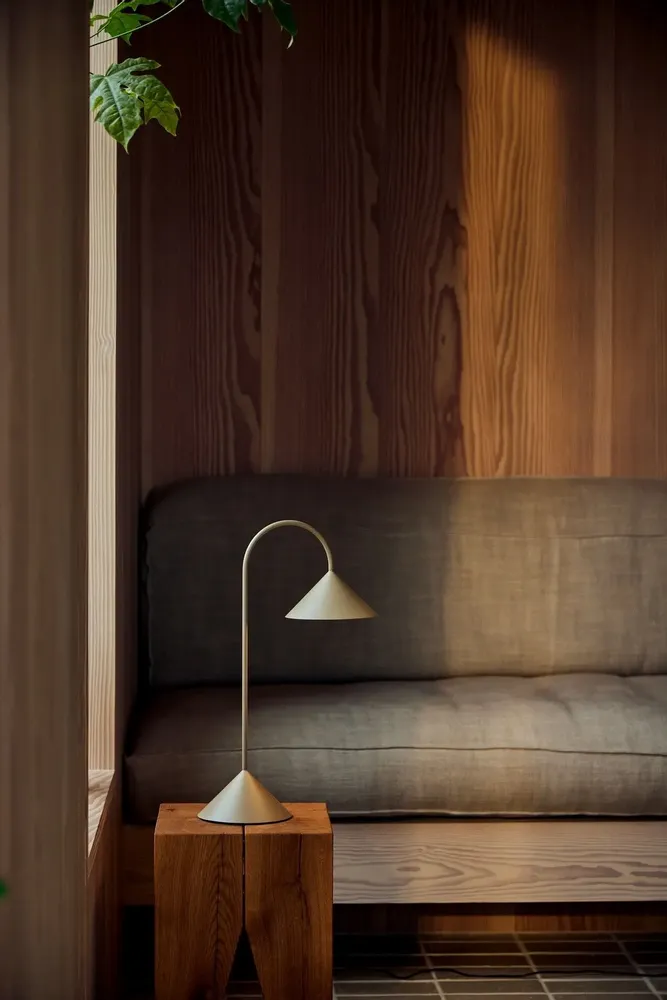 Moveable lighting - Grasp Portable H47 - FRANDSEN & PRIVATE LABEL