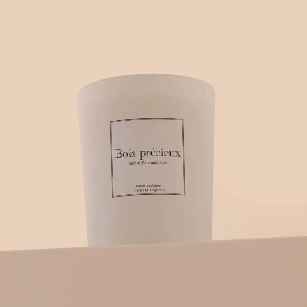 Candles - Precious Wood scented candle - 180g white glass 100% vegetable wax - TANDEM FRAGRANCES