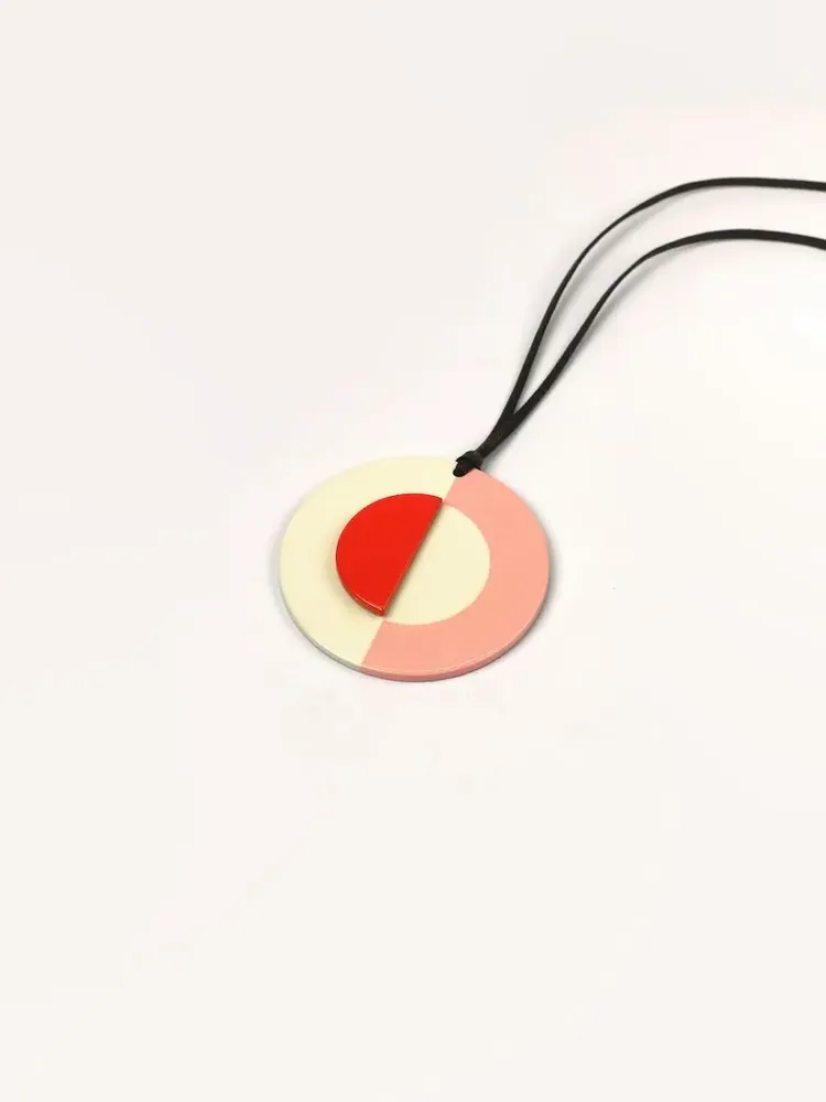 Jewelry - Pendant in horn and tricolour lacquer - L INDOCHINEUR X RIVÊT