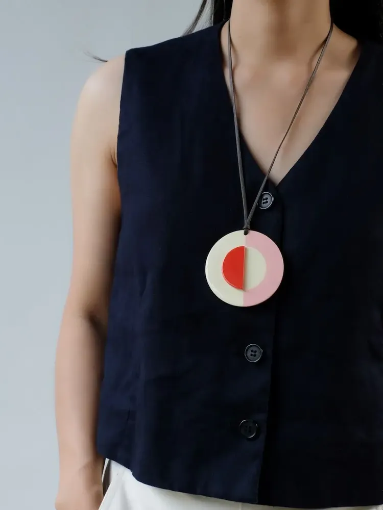 Jewelry - Pendant in horn and tricolour lacquer - L INDOCHINEUR X RIVÊT
