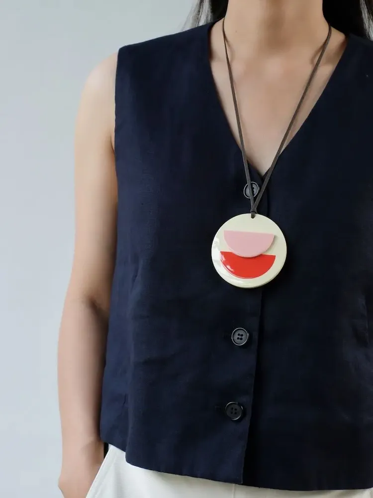 Jewelry - Pendant in horn and tricolour lacquer - L INDOCHINEUR X RIVÊT