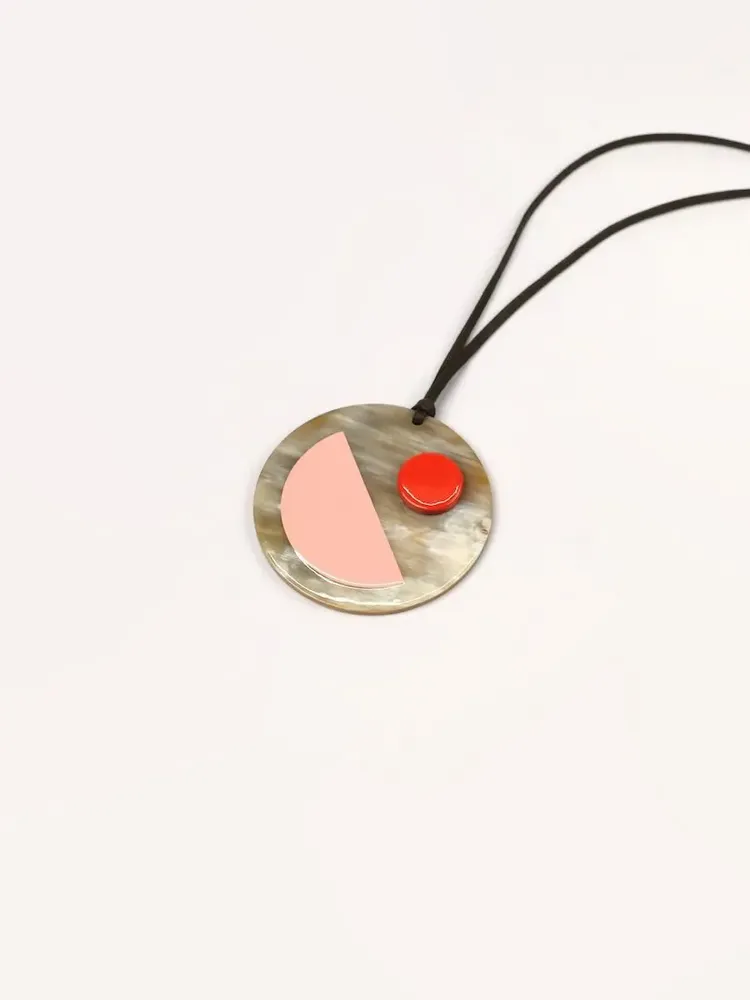 Jewelry - Pendant in horn and two-tone lacquer - L INDOCHINEUR X RIVÊT