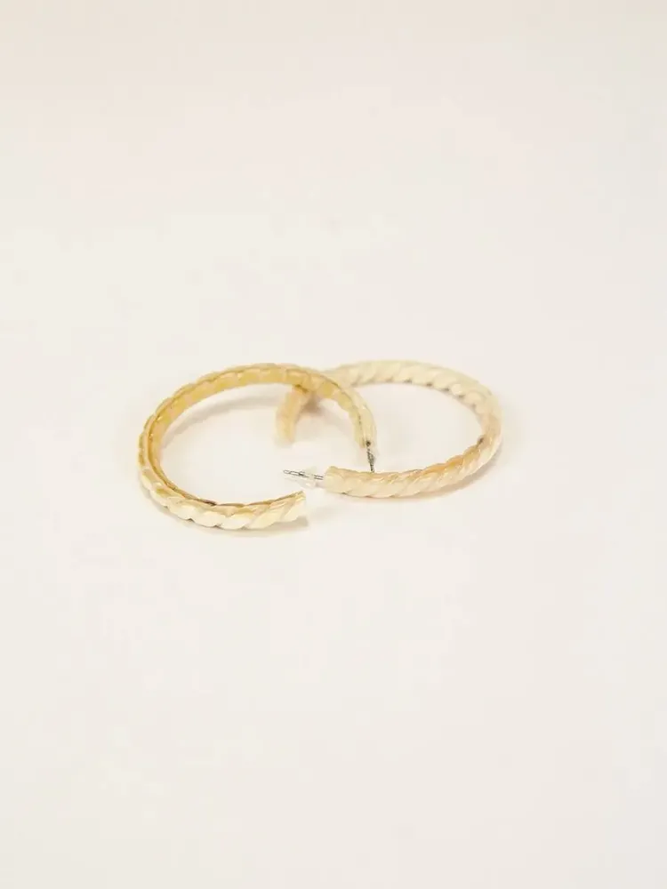 Bijoux - Créoles torsade en corne blonde - Tiges - Corne blonde marbrée - L INDOCHINEUR X RIVÊT