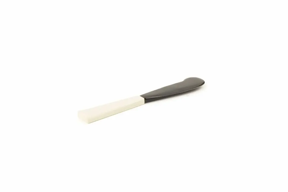 Kitchen utensils - Butter knife, bone handle and black horn blade - L INDOCHINEUR X RIVÊT
