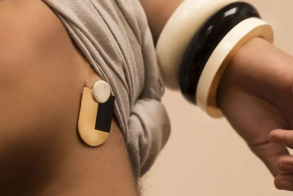 Jewelry - Stone & Brass Arche earrings - Studs - Natural - L INDOCHINEUR X RIVÊT