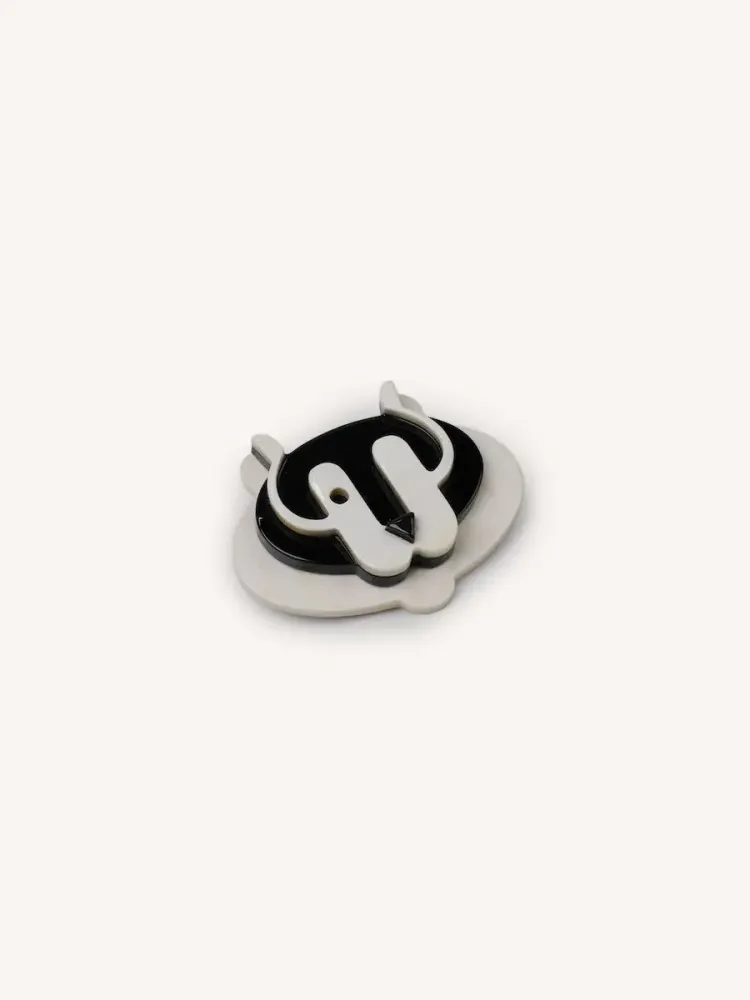 Brooches - Tiger brooch in black and blond horn - L INDOCHINEUR X RIVÊT