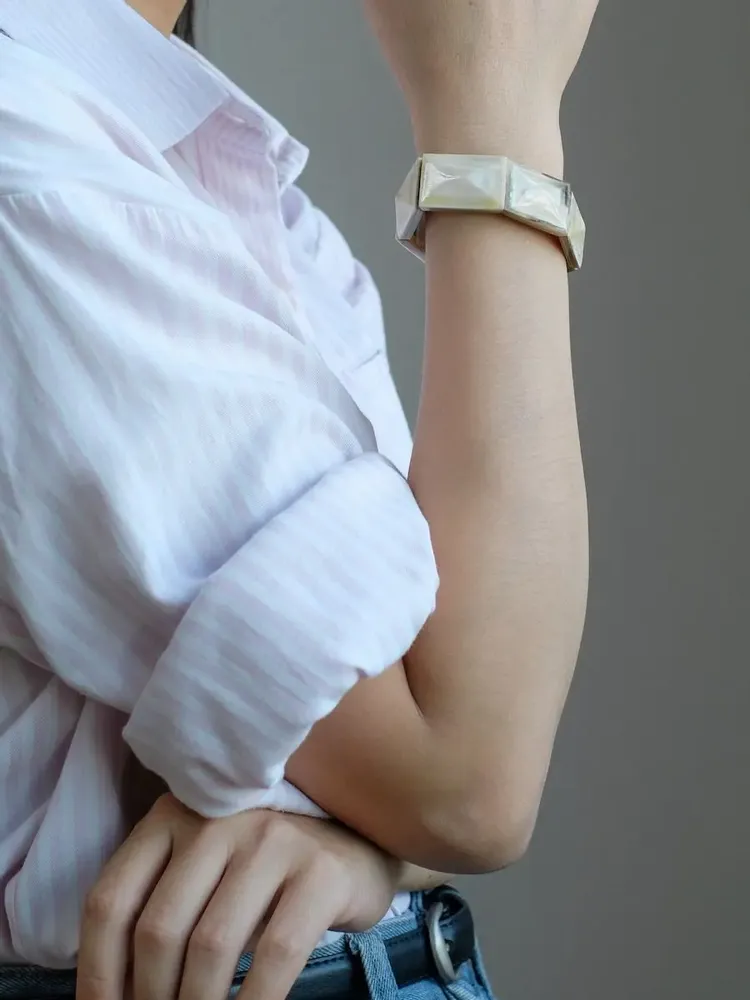 Bracelets - Articulated diamond bracelet in blond horn and lacquer - Natural - L INDOCHINEUR X RIVÊT