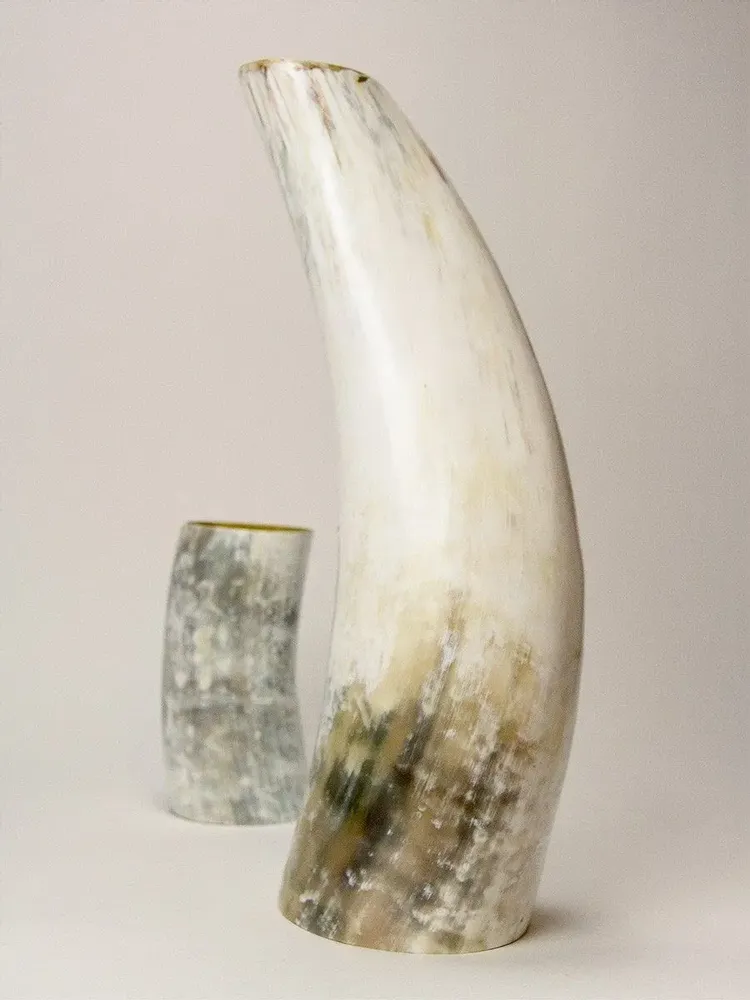 Vases - Grand vase en corne blonde - L INDOCHINEUR X RIVÊT