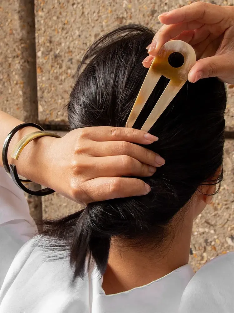 Hair accessories - Double hairpin in African zebu blond horn - L INDOCHINEUR X RIVÊT