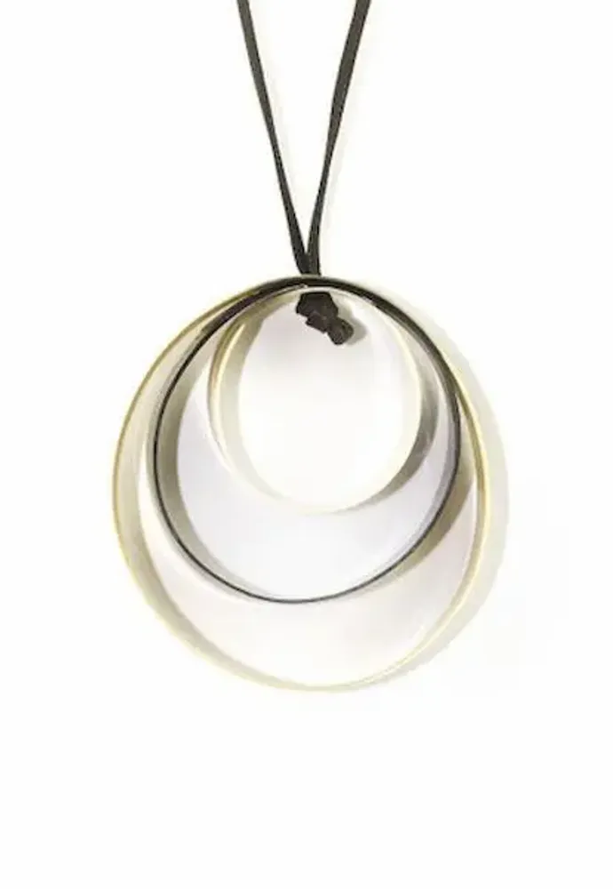 Bijoux - Pendentif 3 rubans en corne blonde et noire - L INDOCHINEUR X RIVÊT