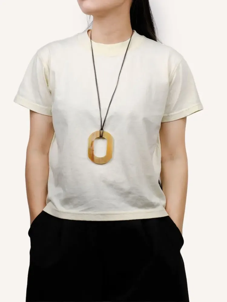 Bijoux - Pendentif anneau oval carré en corne blonde Africaine - L INDOCHINEUR X RIVÊT