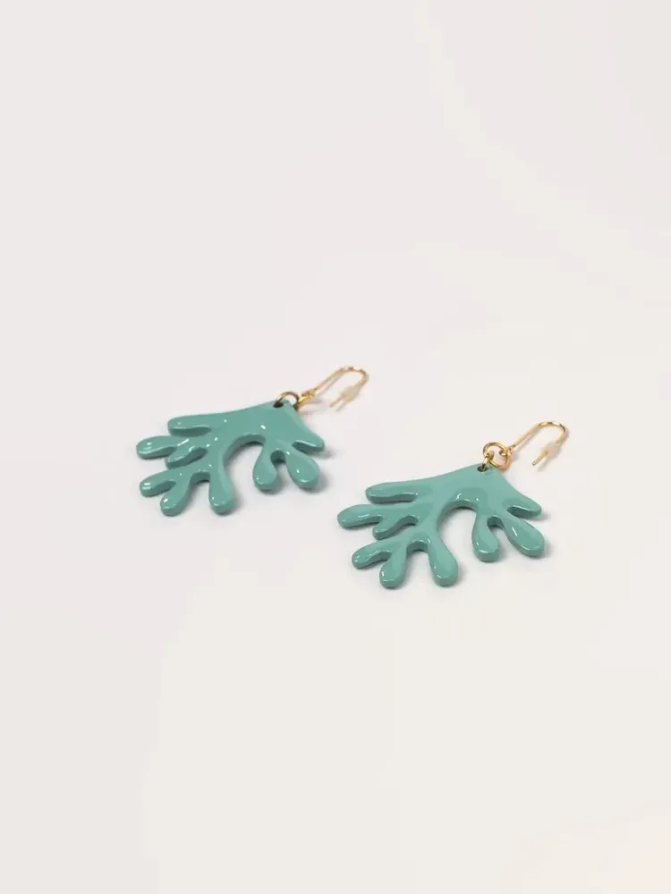 Bijoux - Boucles d'oreilles corail laquées vert d'eau - Crochets or fin - L INDOCHINEUR X RIVÊT