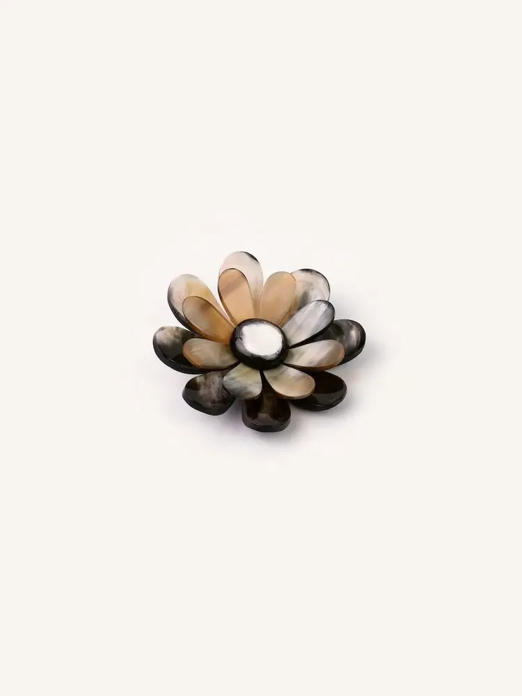 Broches - Broche fleur en corne noire et blanche - L INDOCHINEUR X RIVÊT