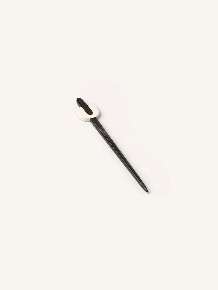 Accessoires cheveux - Pic à cheveux en corne noire marbrée et laque ivoire - L INDOCHINEUR X RIVÊT