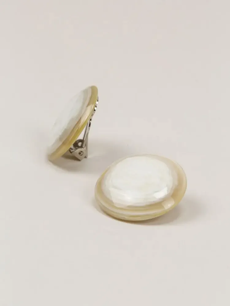 Jewelry - "Mont" earrings in blond horn - Studs - Mint lacquer - L INDOCHINEUR X RIVÊT