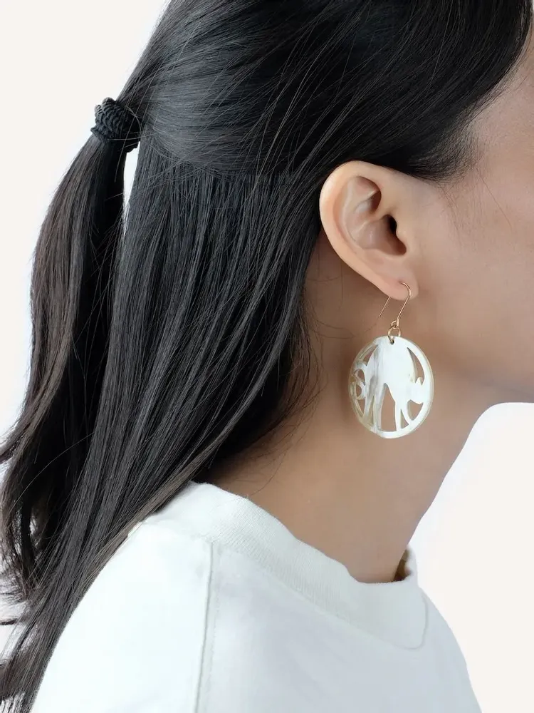 Jewelry - Cat earrings in blond horn - Hooks - Marbled blond horn - L INDOCHINEUR X RIVÊT