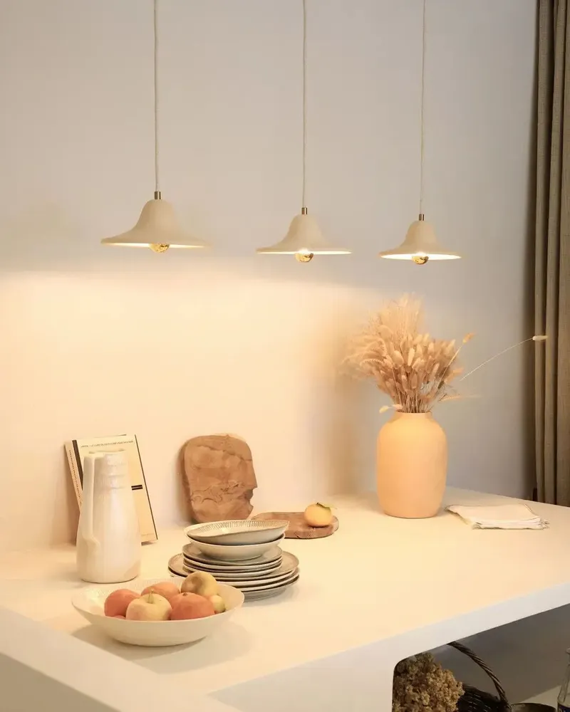 Hanging lights - Gigaro M - Raw ceramic pendant light Ø23 cm – Chaux Blanche - MASAME