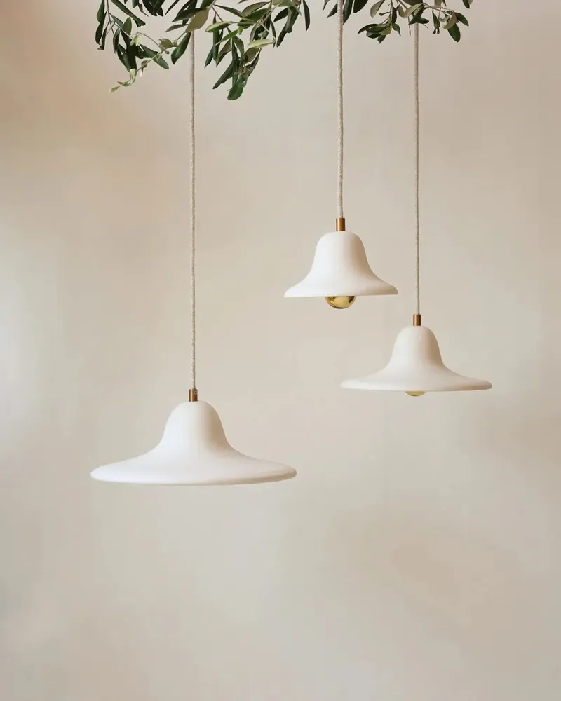 Hanging lights - Gigaro M - Raw ceramic pendant light Ø23 cm – Chaux Blanche - MASAME