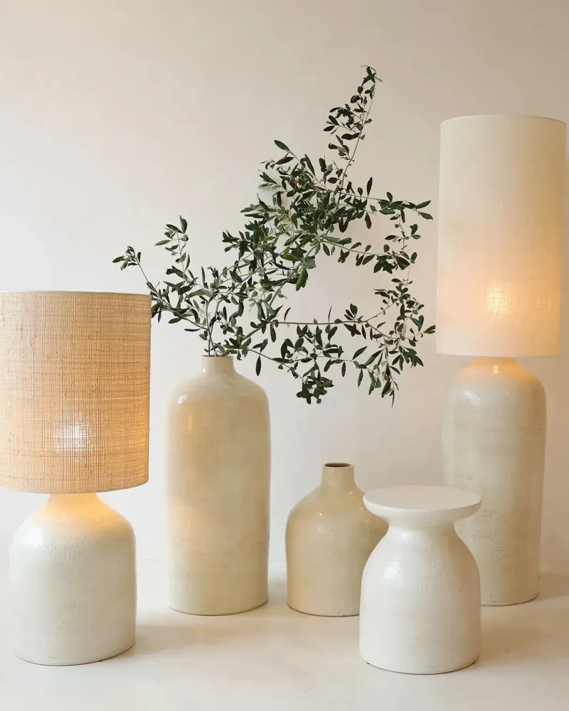 Floor lamps - CALLA M - Ceramic floor lamp H93 cm – raffia shade - MASAME
