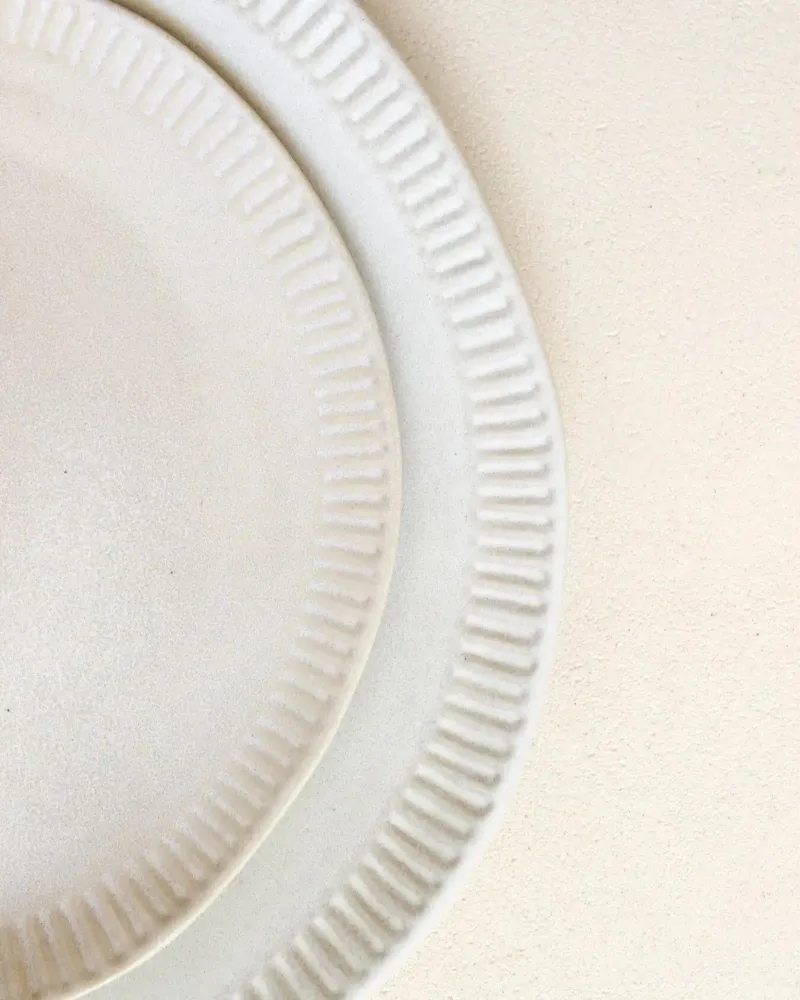 Assiettes au quotidien - GAUDINA - Grande Assiette Ronde en Grès – Dune - MASAME