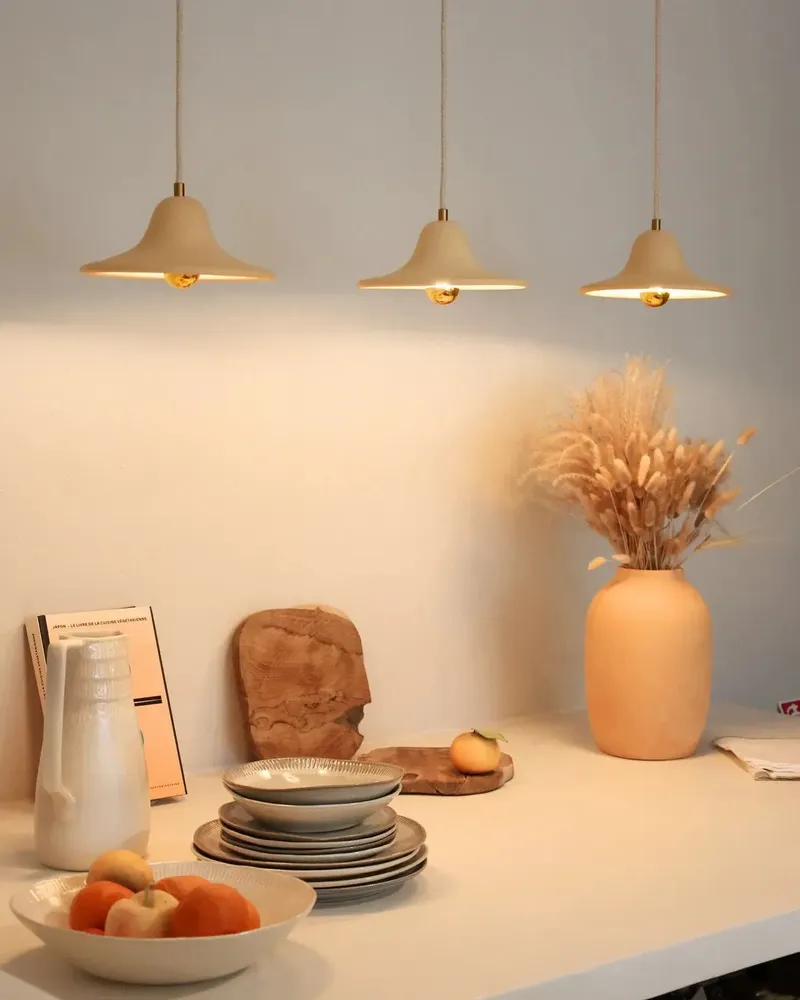 Hanging lights - Gigaro M - Raw ceramic pendant light Ø23 cm – Terracotta - MASAME