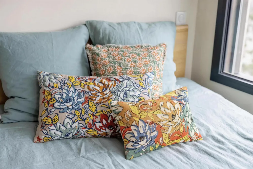 Coussins - Coussin Alba brodé Multico 40 x 65 - MAISON VIVARAISE - SDE VIVARAISE WINKLER