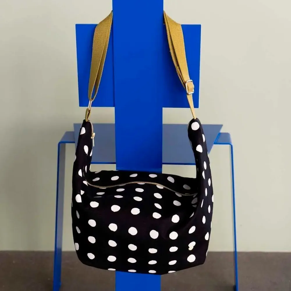 Bags and totes - Mia Half-Moon Bag Caviar 53 X 28 X 12 - LA CERISE SUR LE GATEAU
