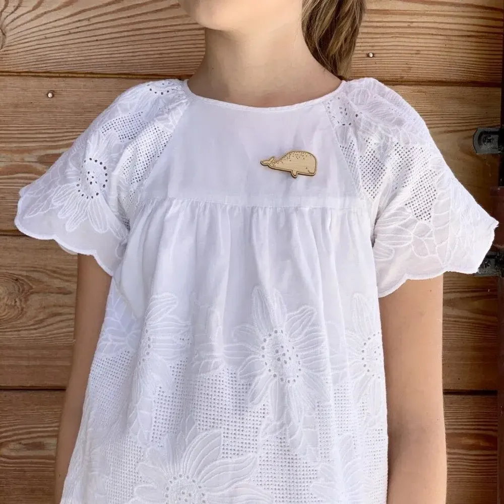 Broche en bois - Baleine - LES PETITES HIRONDELLES