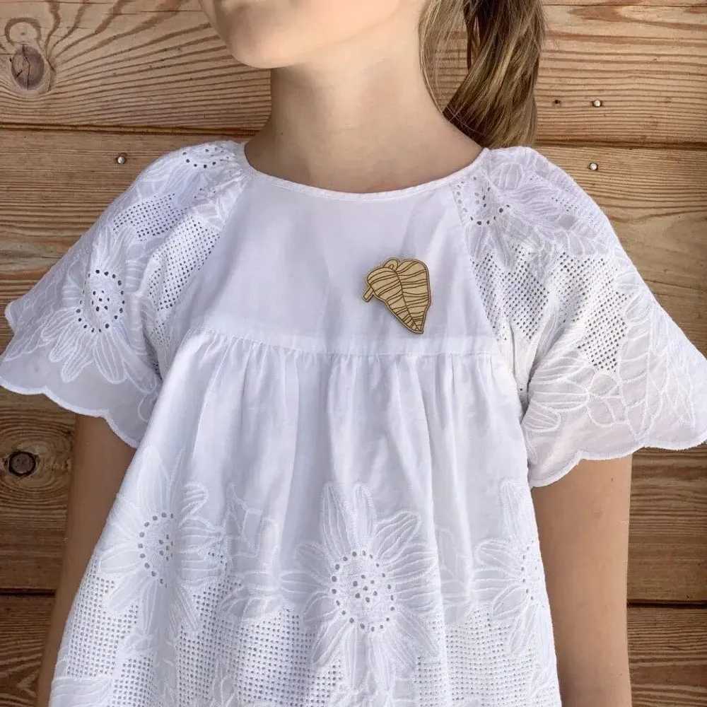Broche en bois - Feuille - LES PETITES HIRONDELLES
