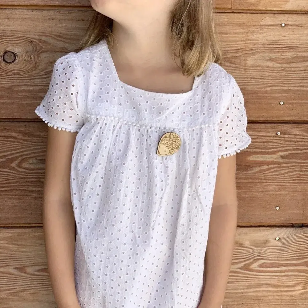 Broche en bois - Hérisson - LES PETITES HIRONDELLES