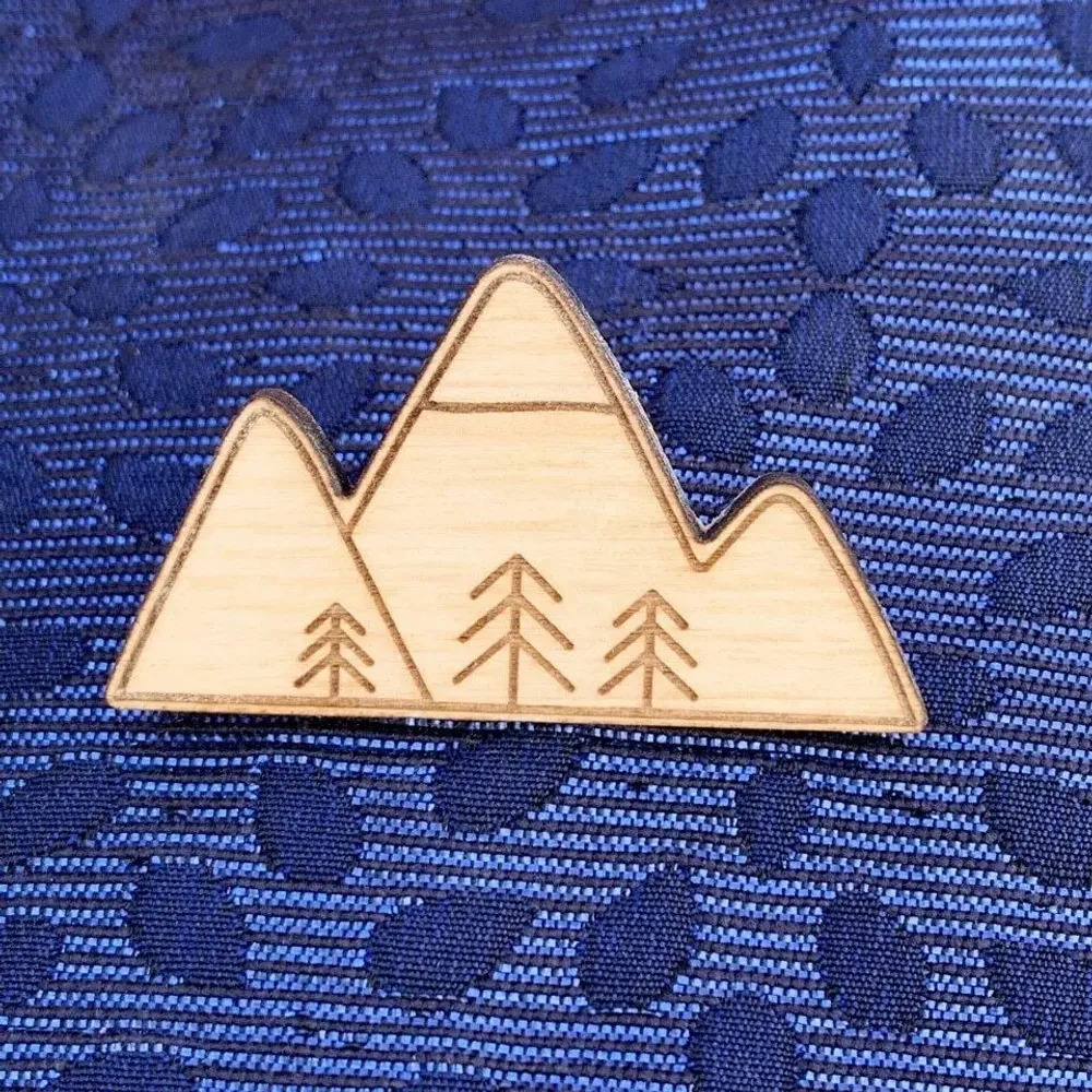 Wooden pin's - Mountains - LES PETITES HIRONDELLES