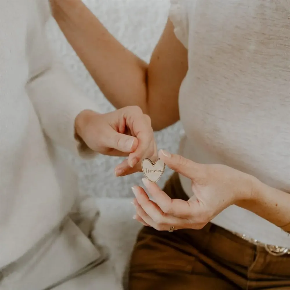 Pin's en bois - Tu vas être Témoin - LES PETITES HIRONDELLES