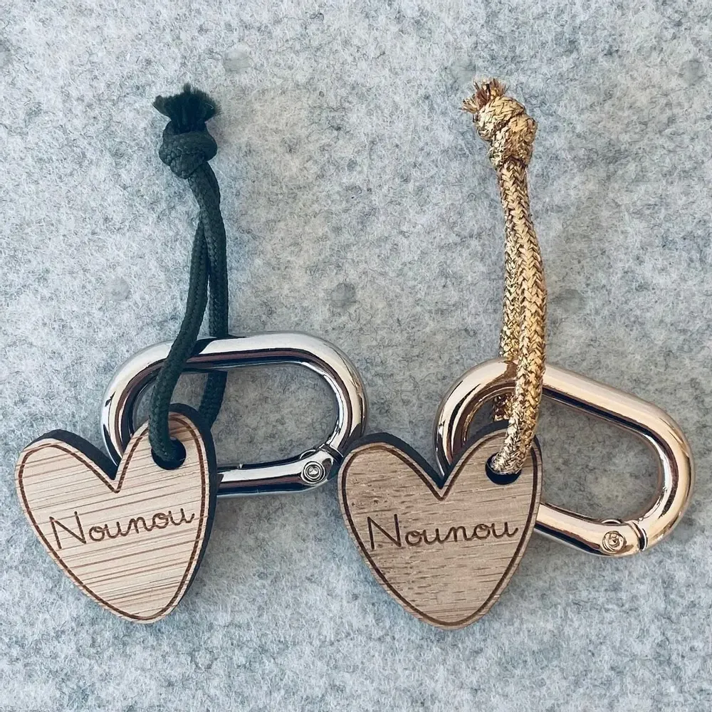 Cadeaux - porte-cles-en-bois-coeur-nounou - LES PETITES HIRONDELLES