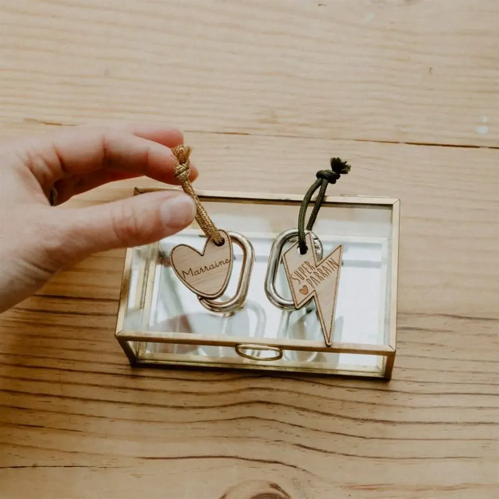 Cadeaux - Porte-clés en bois - Cœur Marraine - LES PETITES HIRONDELLES