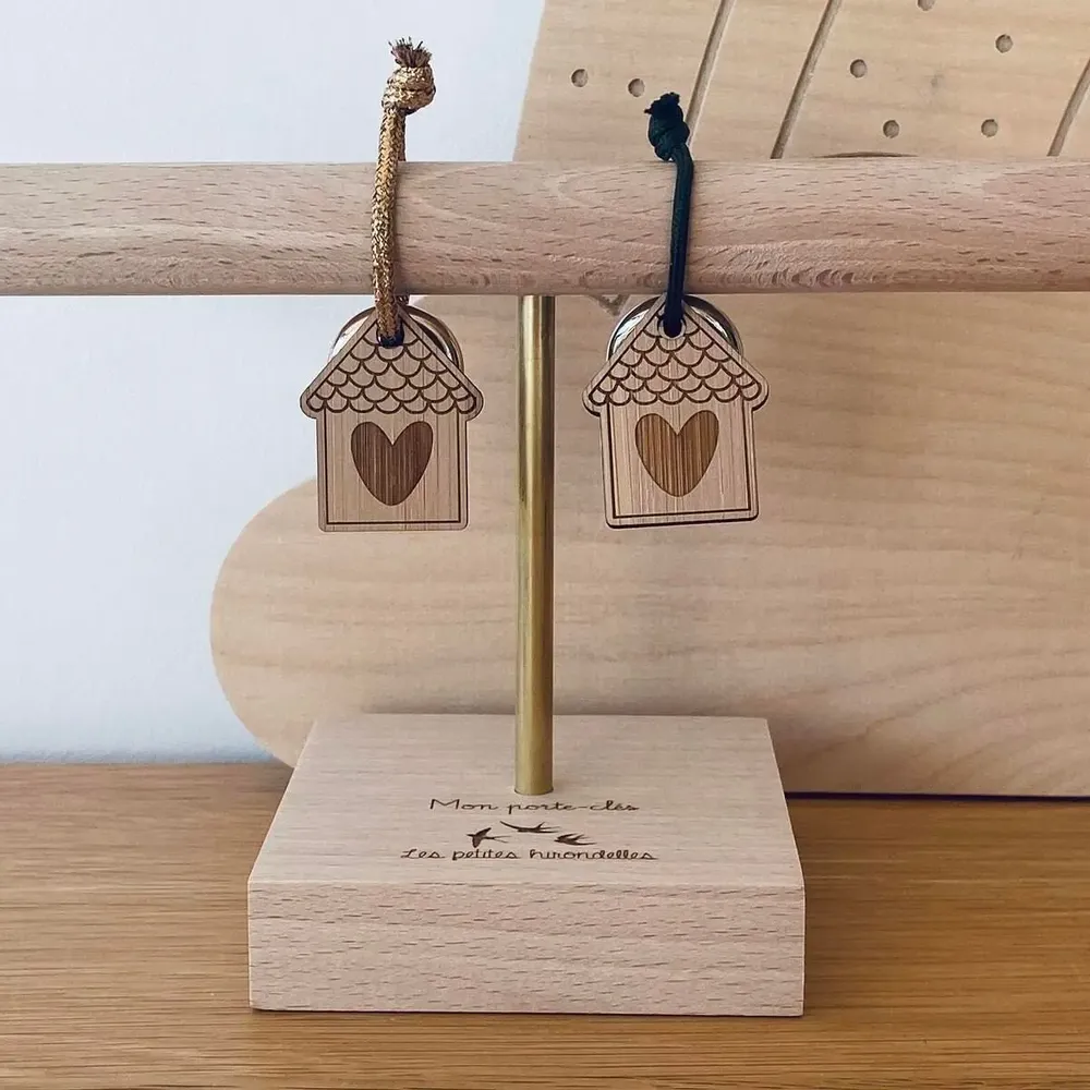 Cadeaux - porte-cles-en-bois-maison - LES PETITES HIRONDELLES