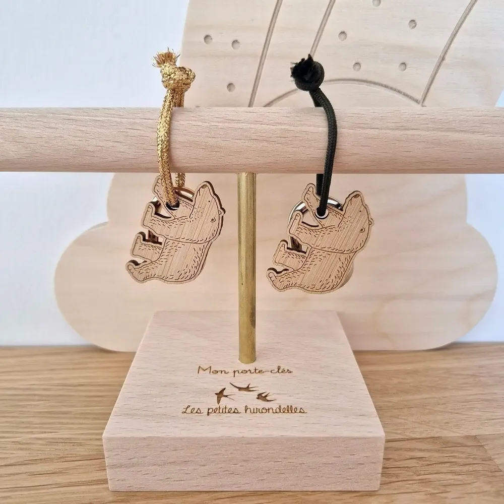 Cadeaux - porte-cles-en-bois-ours - LES PETITES HIRONDELLES