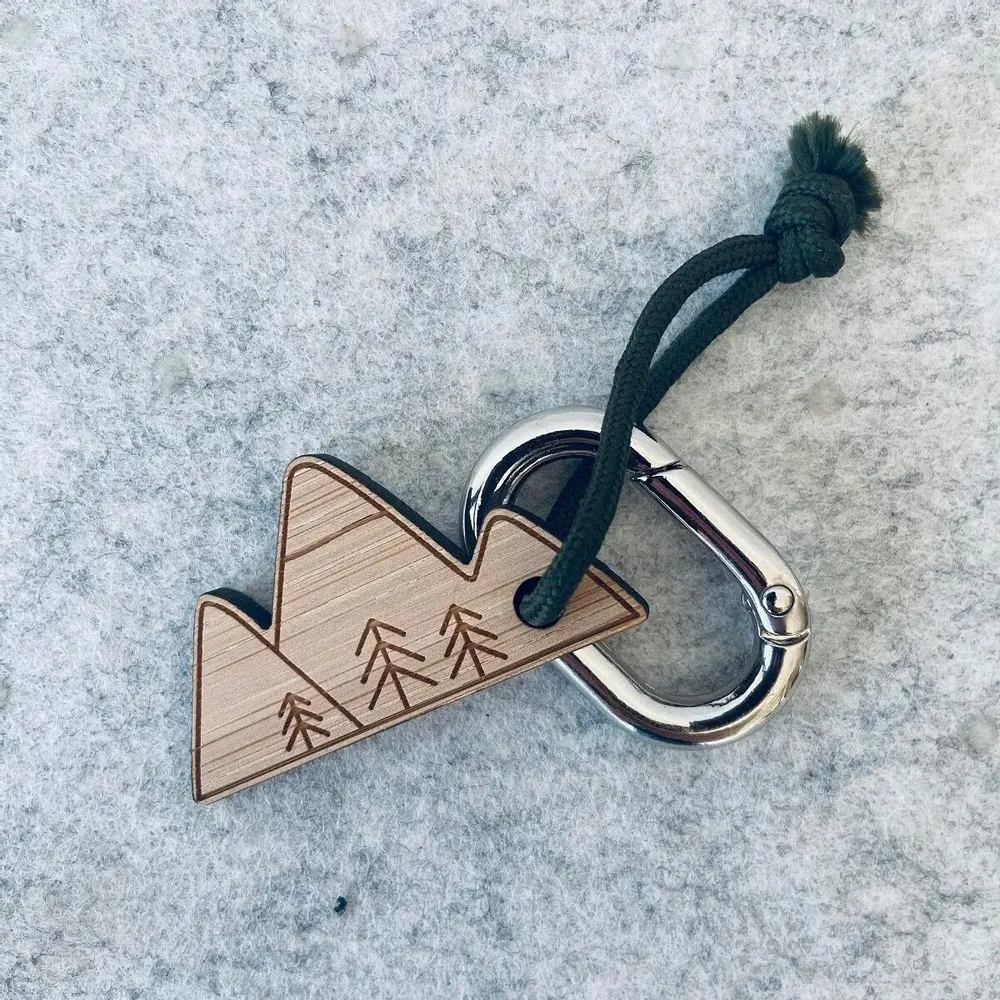 Cadeaux - porte-cles-en-bois-montagne - LES PETITES HIRONDELLES