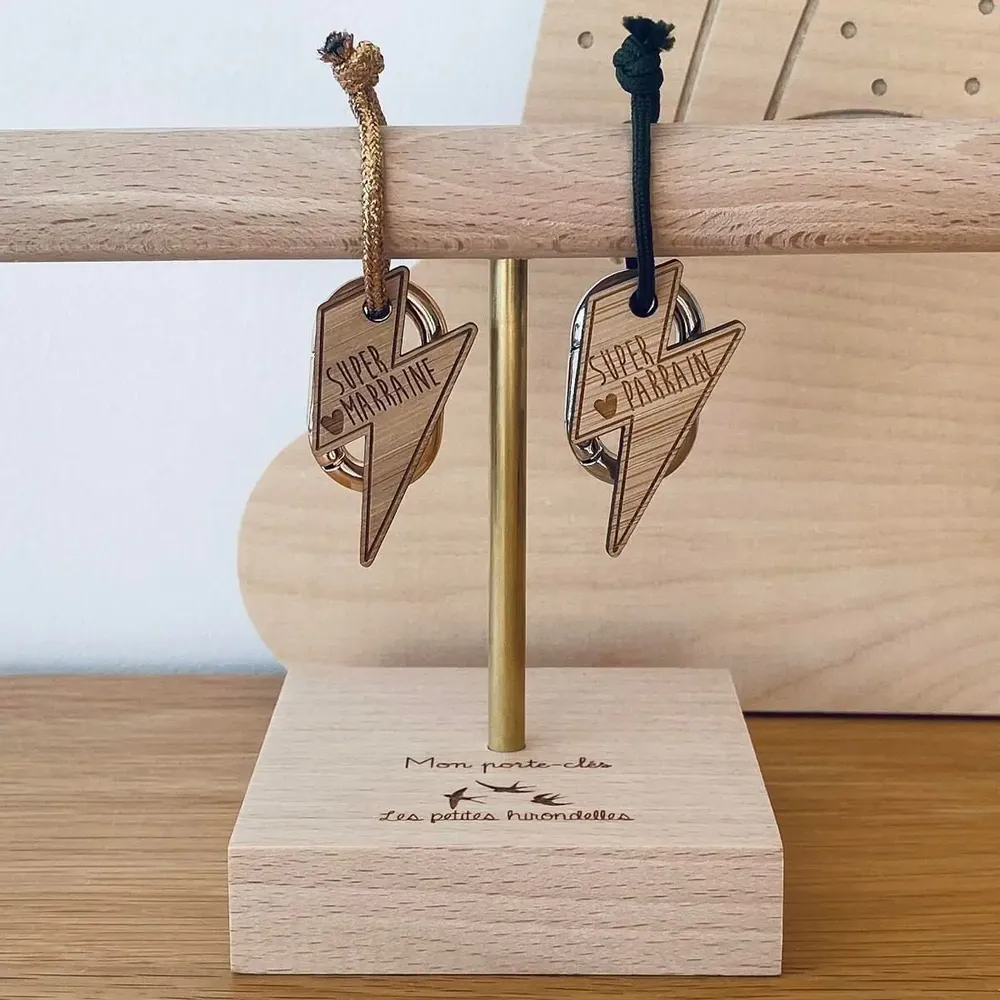 Cadeaux - Porte-clés en bois - Super Parrain - LES PETITES HIRONDELLES