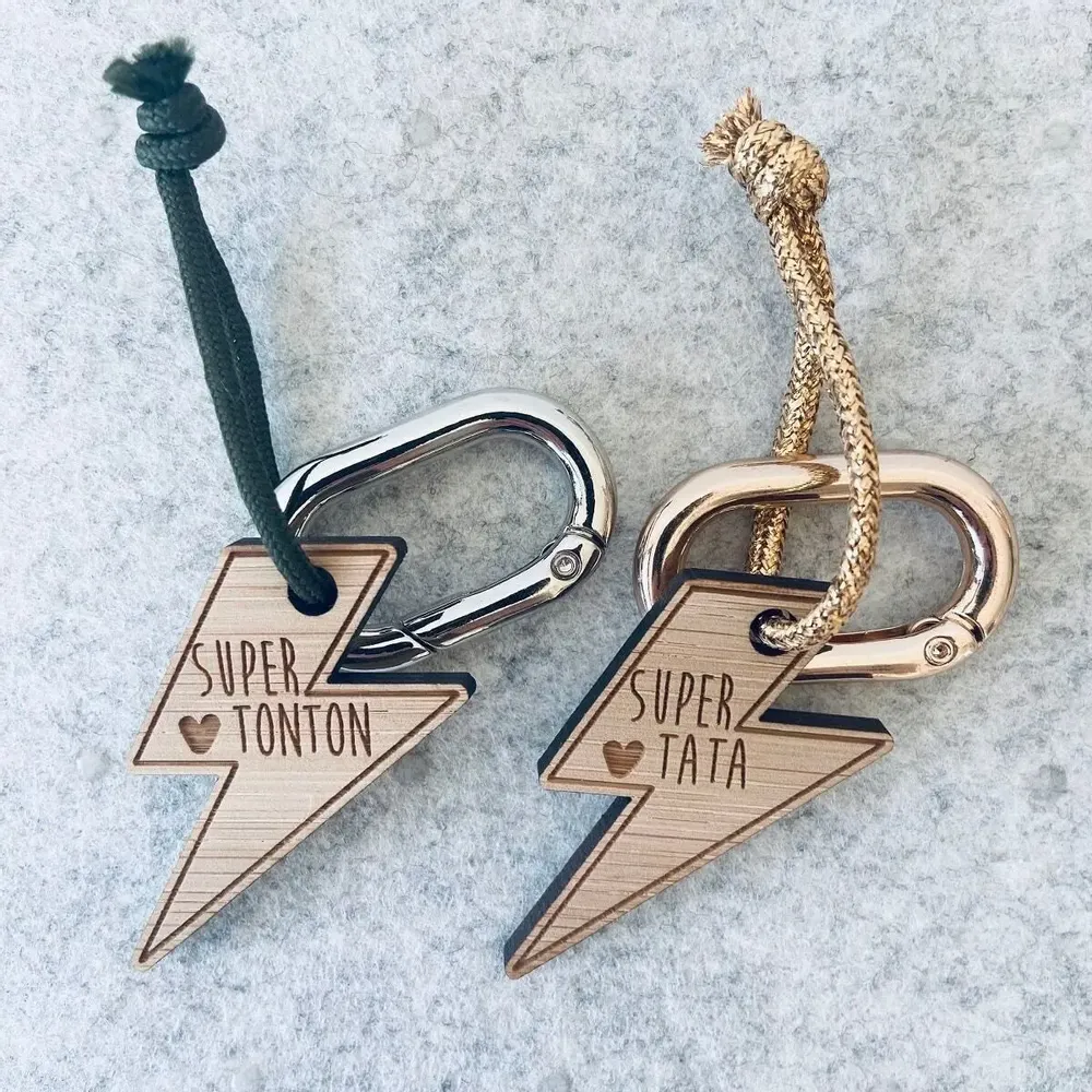 Cadeaux - Porte-clés en bois - Super Tata - LES PETITES HIRONDELLES