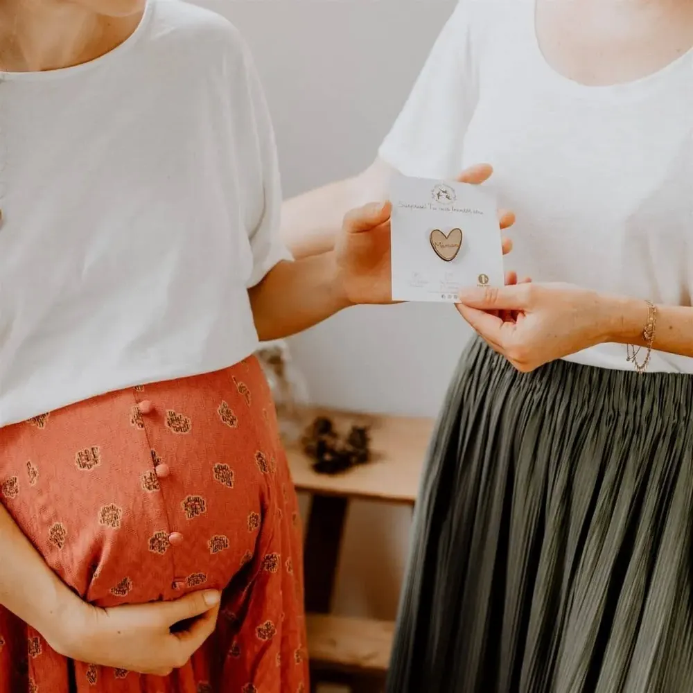 Brooches - Wooden pin's - Pregnancy announcement - Big Brother - LES PETITES HIRONDELLES