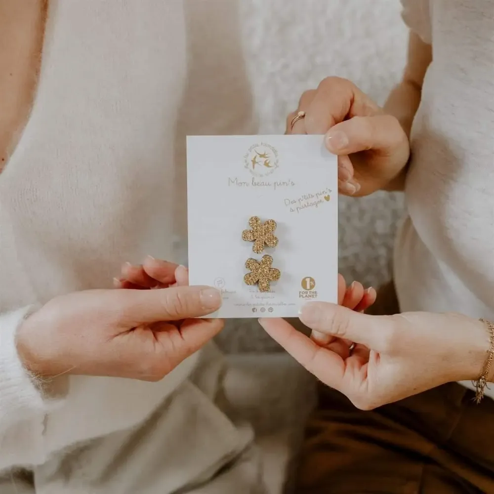 Broches - pin-s-feutrine-pailletee-fleur-a-partager - LES PETITES HIRONDELLES