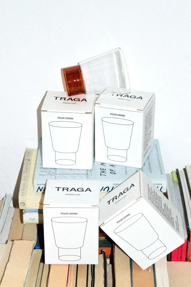 Glass - Podio Cup - Amber - TRAGA