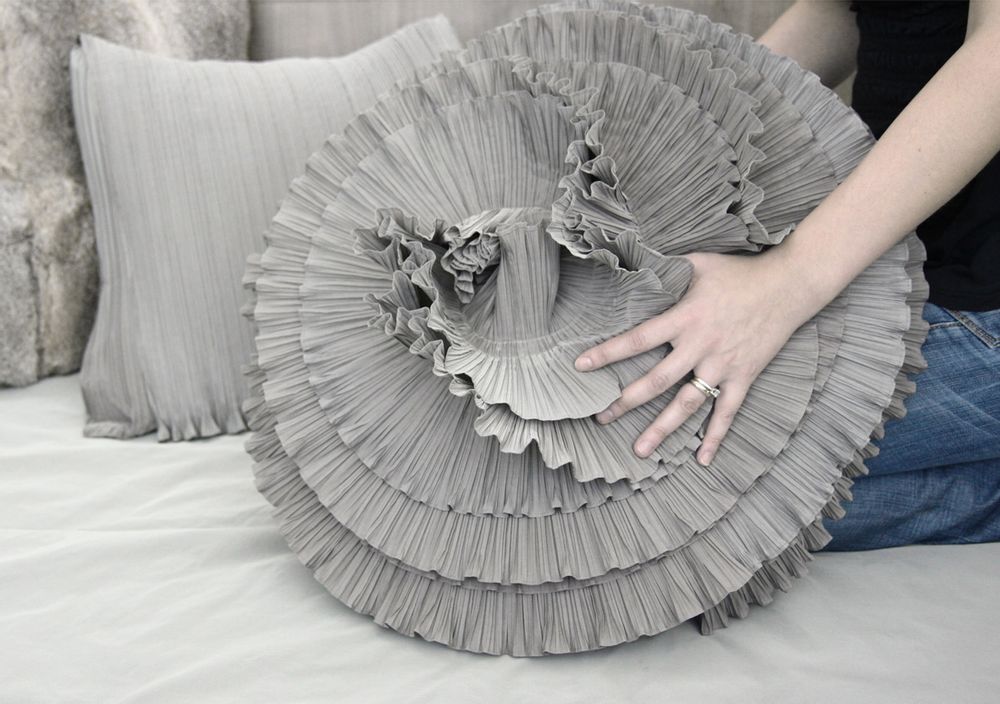 Cushions - CUSHIONS ROSA PLEISSE' - POEMO DESIGN