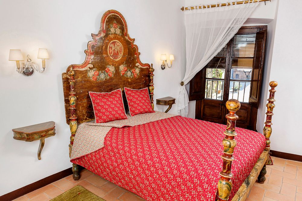 Comforters and pillows - BEDSPREADS, PLAIDS AND CUSHIONS WITH LIBERTY FABRICS - AN ANT