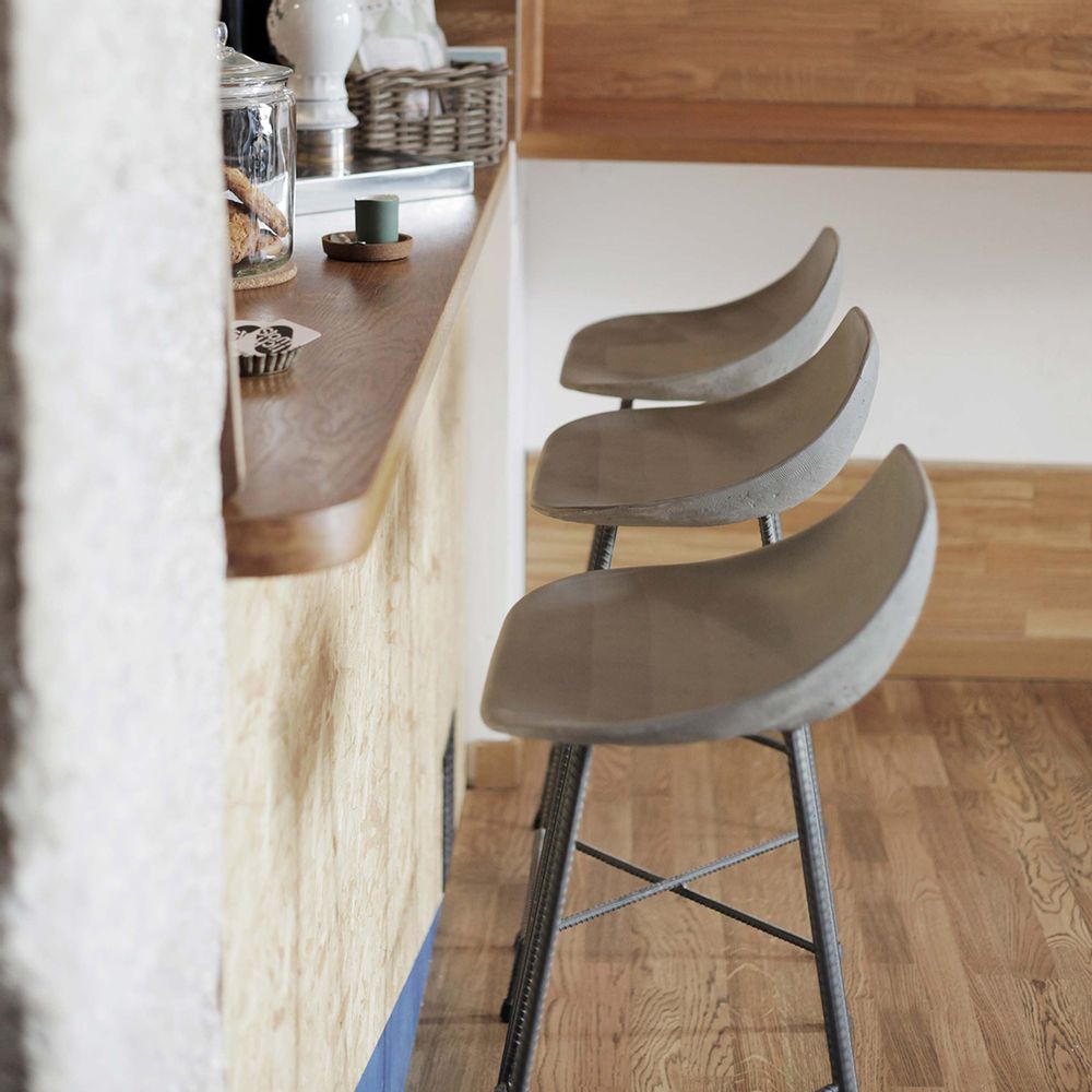 Chaises pour collectivités - hauteville - Chaise de bar en béton - LYON BÉTON